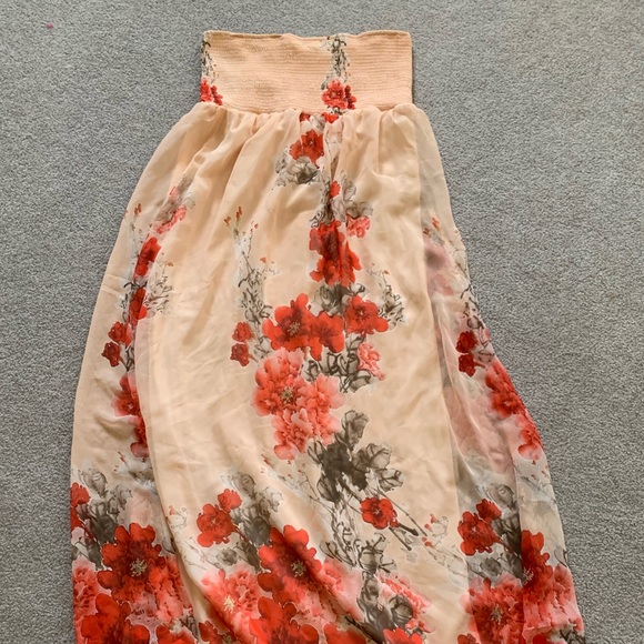 Gorgeous Summer Dress - Picture 2 of 3